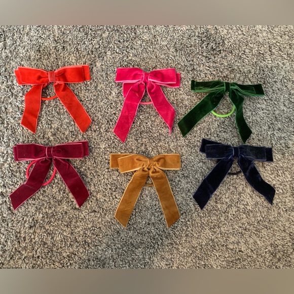 Other - Girls velvet hair bows on rubber bands (6 for 1 low price)